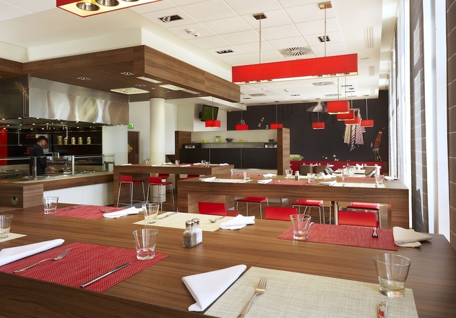 Imagen del bar/restaurante del Hotel Ibis Krakow Stare Miasto. Foto 6