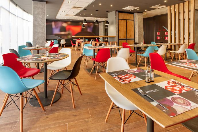 Imagen del bar/restaurante del Hotel Ibis Krasnodar Center. Foto 2