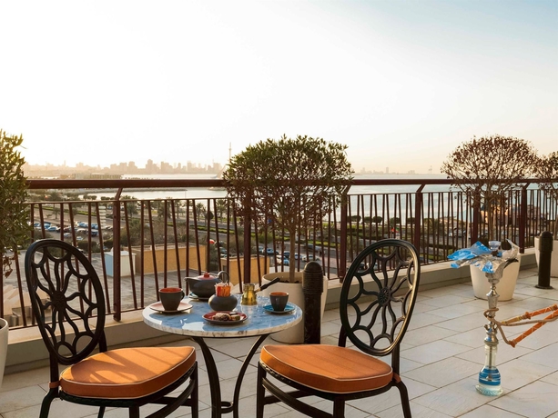 Imagen del bar/restaurante del Hotel Ibis Kuwait Salmiya. Foto 9