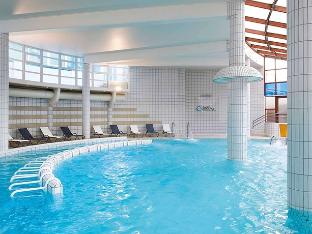 Imagen de la piscina del Hotel Ibis La Baule Pornichet Plage. Foto 19