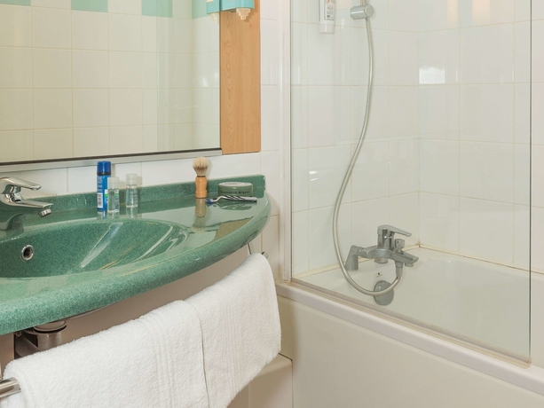 Imagen de la habitación del Hotel Ibis La Bresse Gerardmer. Foto 17