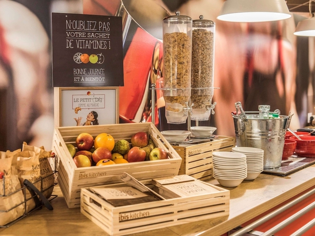 Imagen del bar/restaurante del Hotel Ibis La Bresse Gerardmer. Foto 5