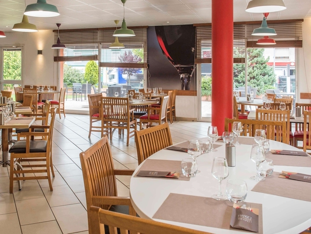 Imagen del bar/restaurante del Hotel Ibis La Bresse Gerardmer. Foto 8
