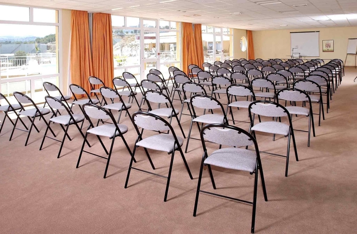 Imagen de los interiores del Hotel Ibis La Ciotat. Foto 16