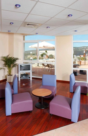Imagen del bar/restaurante del Hotel Ibis La Ciotat. Foto 5