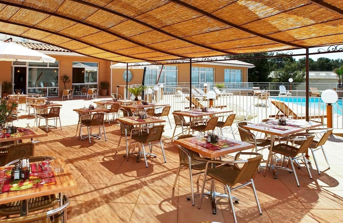 Imagen del bar/restaurante del Hotel Ibis La Ciotat. Foto 6