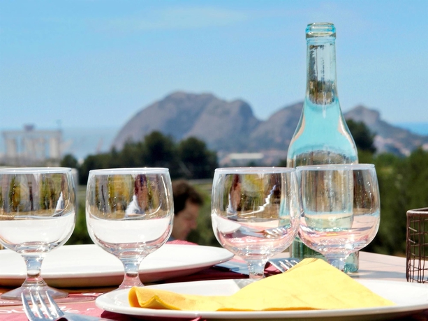 Imagen del bar/restaurante del Hotel Ibis La Ciotat. Foto 9