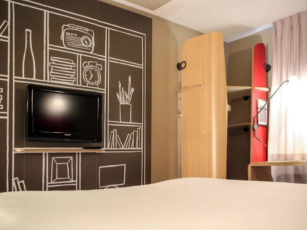 Imagen de la habitación del Hotel Ibis La Ciotat. Foto 14