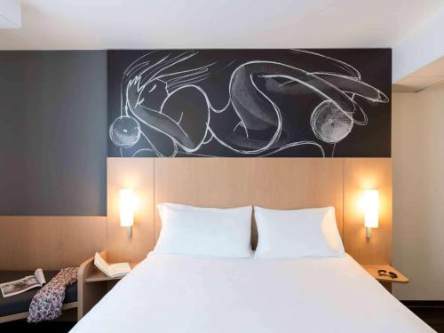 Imagen de la habitación del Hotel Ibis La Rochelle Centre Historique. Foto 8