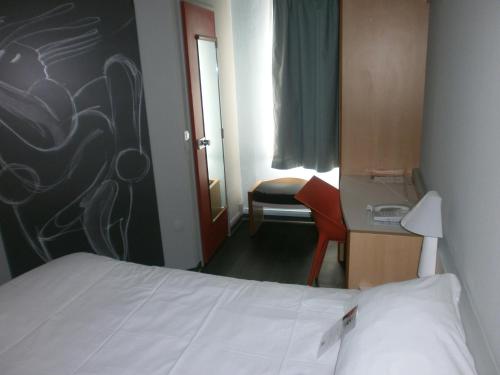 Imagen de la habitación del Hotel Ibis La Rochelle Centre Historique. Foto 9