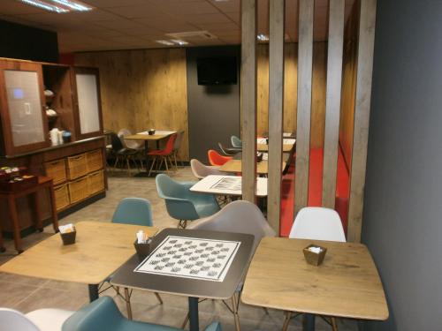 Imagen del bar/restaurante del Hotel Ibis La Rochelle Centre Historique. Foto 6