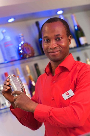 Imagen del bar/restaurante del Hotel Ibis Lagos Airport. Foto 4