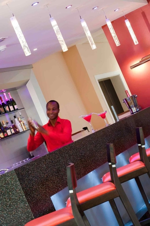 Imagen del bar/restaurante del Hotel Ibis Lagos Airport. Foto 5