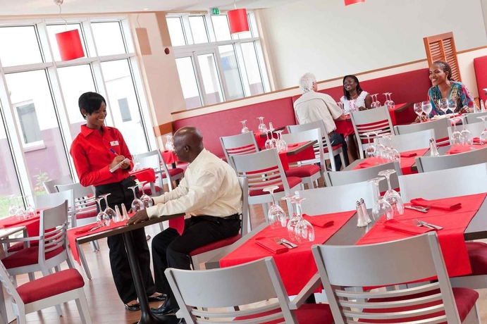 Imagen del bar/restaurante del Hotel Ibis Lagos Airport. Foto 7