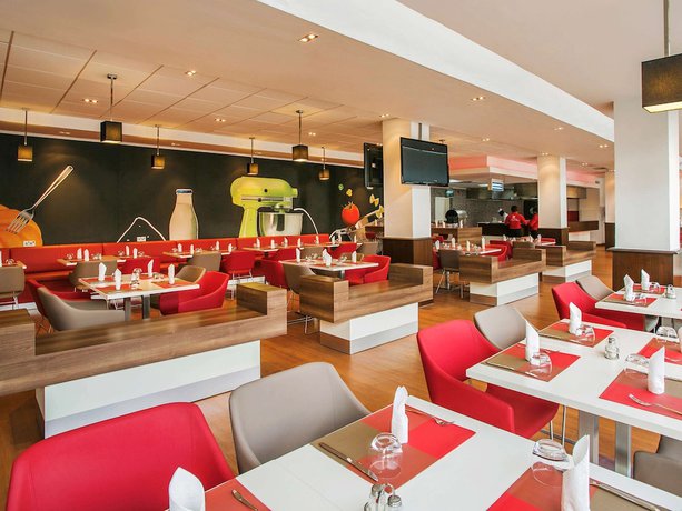 Imagen del bar/restaurante del Hotel Ibis Lagos Ikeja. Foto 6