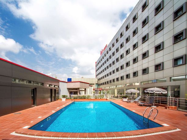 Imagen de la piscina del Hotel Ibis Lagos Ikeja. Foto 20