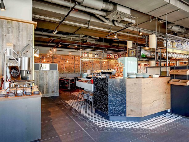 Imagen del bar/restaurante del Hotel Ibis Landshut City. Foto 7