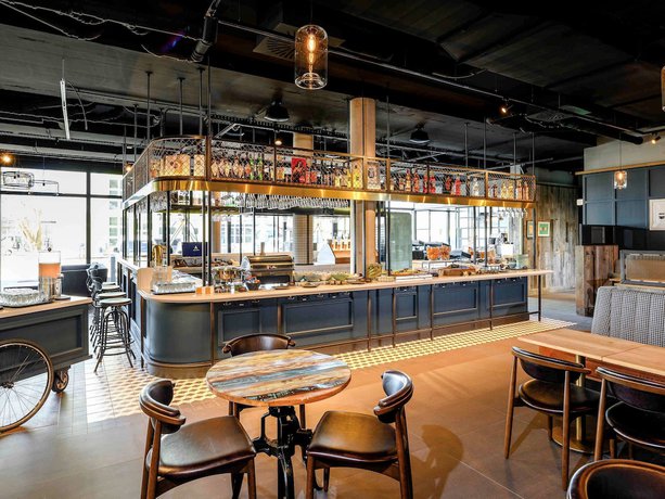 Imagen del bar/restaurante del Hotel Ibis Landshut City. Foto 8