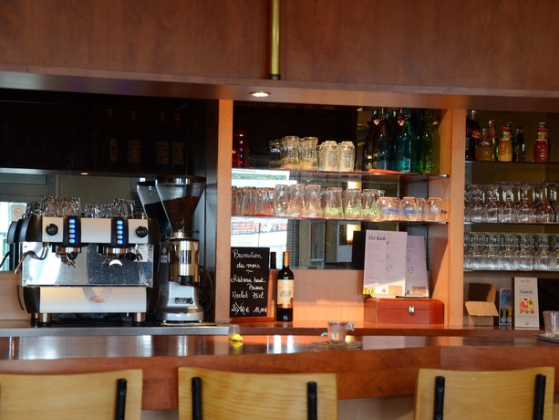 Imagen del bar/restaurante del Hotel Ibis Laon. Foto 10