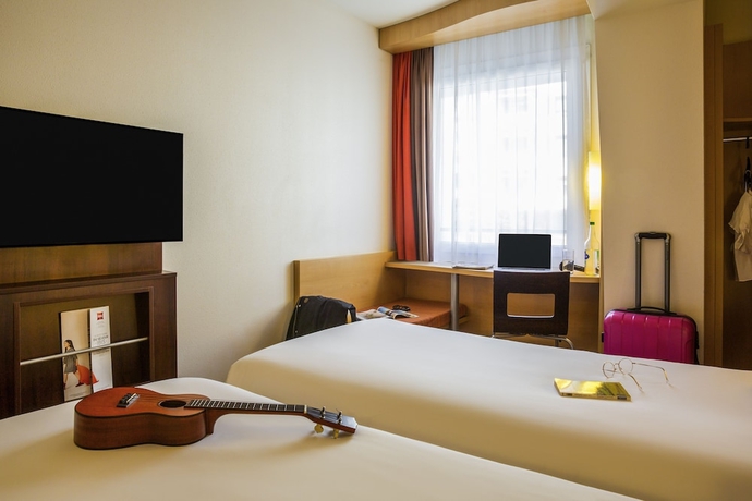 Imagen de la habitación del Hotel Ibis Lausanne Centre. Foto 10