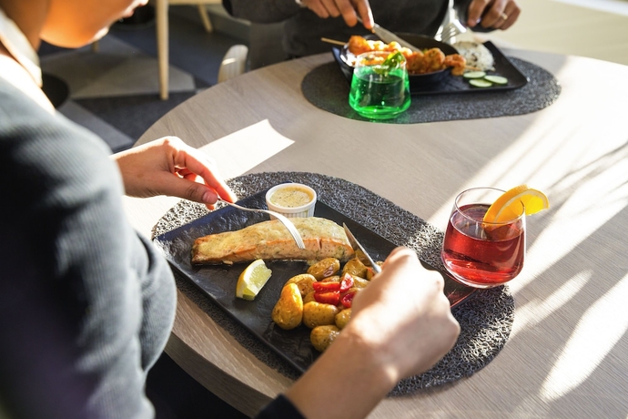 Imagen del bar/restaurante del Hotel Ibis Lausanne Centre. Foto 4