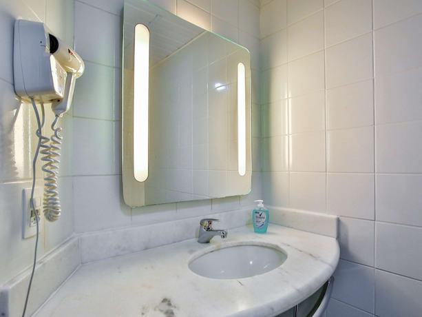 Imagen de la habitación del Hotel Ibis Lausanne Crissier. Foto 12