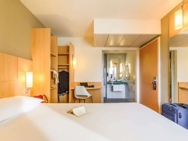 Imagen de la habitación del Hotel Ibis Lausanne Crissier. Foto 16