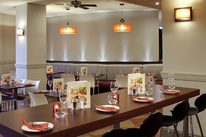 Imagen del bar/restaurante del Hotel Ibis Leeds Centre Marlborough Street. Foto 8