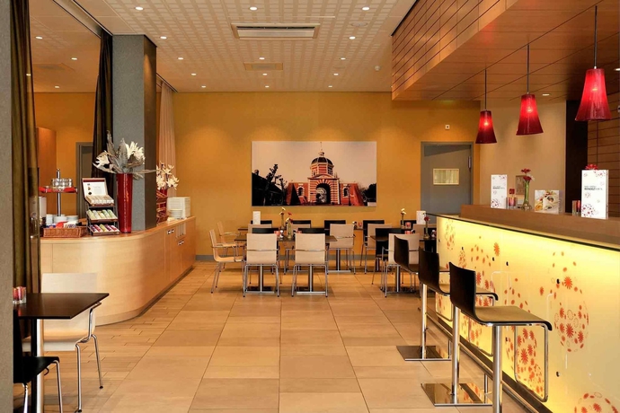 Imagen del bar/restaurante del Hotel Ibis Leiden Centre. Foto 6