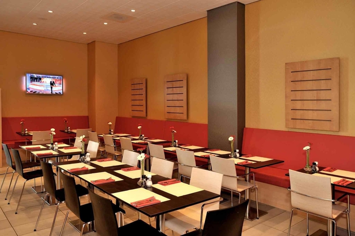 Imagen del bar/restaurante del Hotel Ibis Leiden Centre. Foto 7