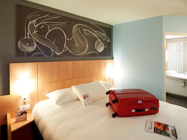 Imagen de la habitación del Hotel Ibis Les Herbiers. Foto 9