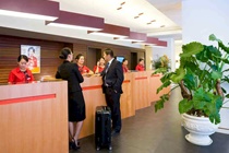 Imagen de los interiores del Hotel Ibis Lian Yang. Foto 7