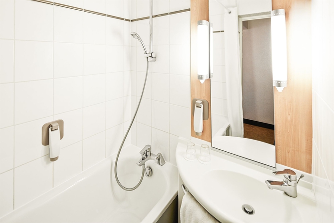 Imagen de la habitación del Hotel Ibis Liège Centre Opéra. Foto 10