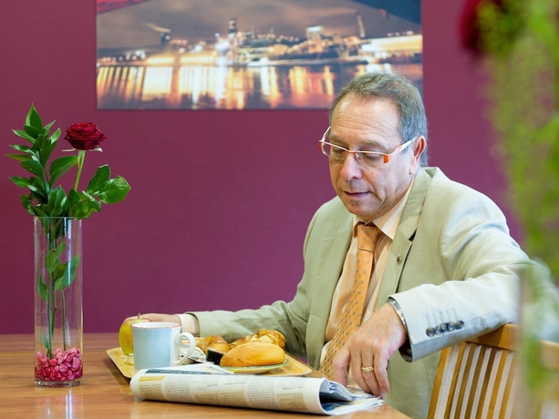 Imagen del bar/restaurante del Hotel Ibis Liège Seraing. Foto 8