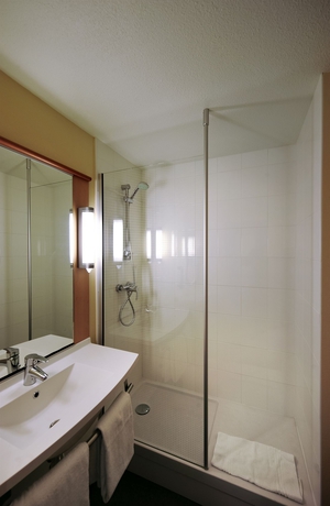 Imagen de la habitación del Hotel Ibis Lille Centre Gares. Foto 9