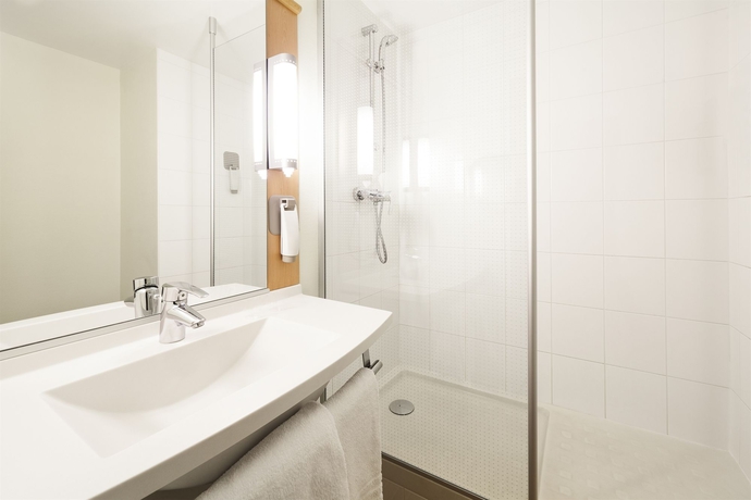 Imagen de la habitación del Hotel Ibis Lille Centre Gares. Foto 10