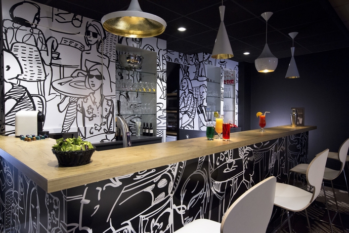 Imagen del bar/restaurante del Hotel Ibis Lille Centre Grand Palais. Foto 4