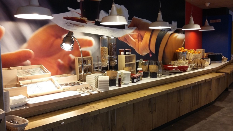 Imagen del bar/restaurante del Hotel Ibis Lille Centre Grand Palais. Foto 5