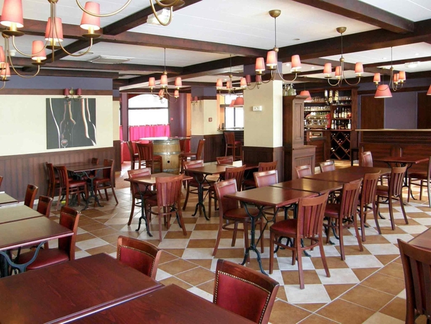 Imagen del bar/restaurante del Hotel Ibis Lille Lomme Centre. Foto 8