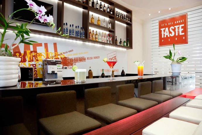 Imagen del bar/restaurante del Hotel Ibis Lima Larco Miraflores. Foto 5