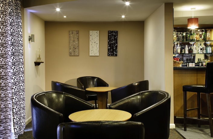 Imagen del bar/restaurante del Hotel Ibis Lincoln. Foto 3