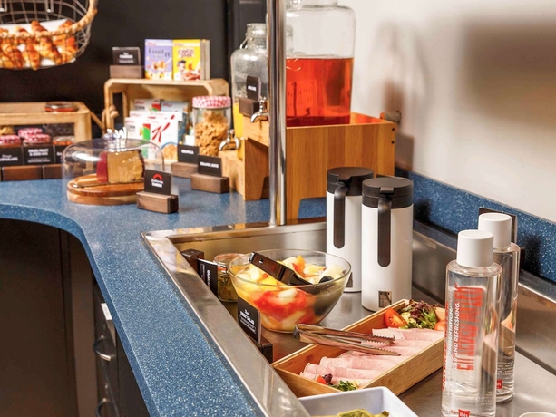 Imagen del bar/restaurante del Hotel Ibis Lincoln. Foto 7