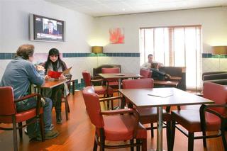 Imagen general del Hotel Ibis Lisboa Oeiras. Foto 4