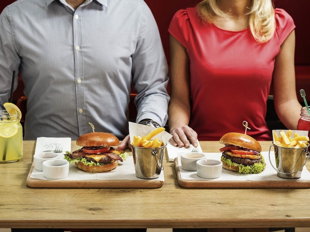 Imagen del bar/restaurante del Hotel Ibis Lodz Centrum. Foto 3