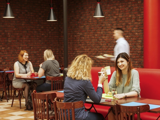 Imagen del bar/restaurante del Hotel Ibis Lodz Centrum. Foto 8