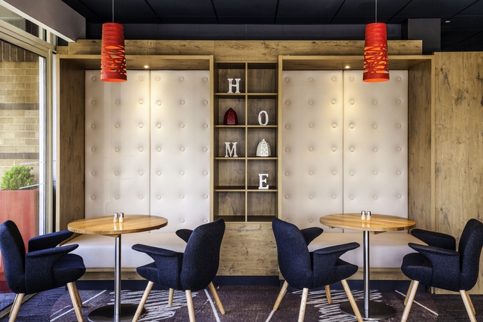 Imagen del bar/restaurante del Hotel Ibis London Barking. Foto 3