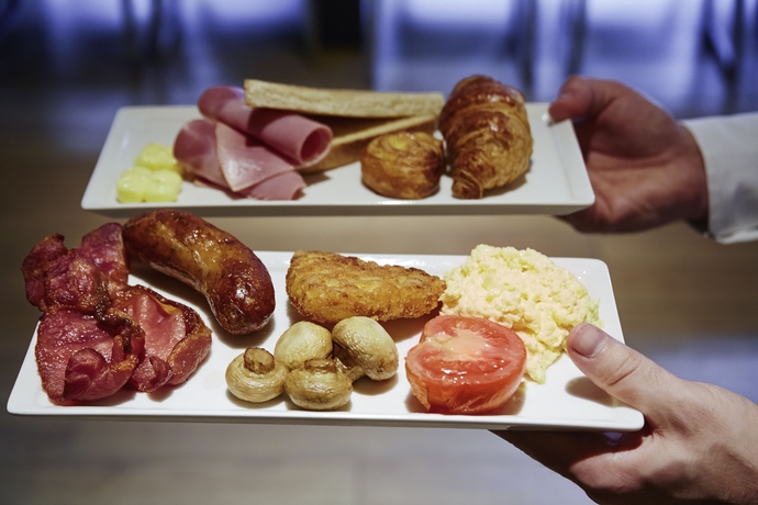 Imagen del bar/restaurante del Hotel Ibis London Barking. Foto 5