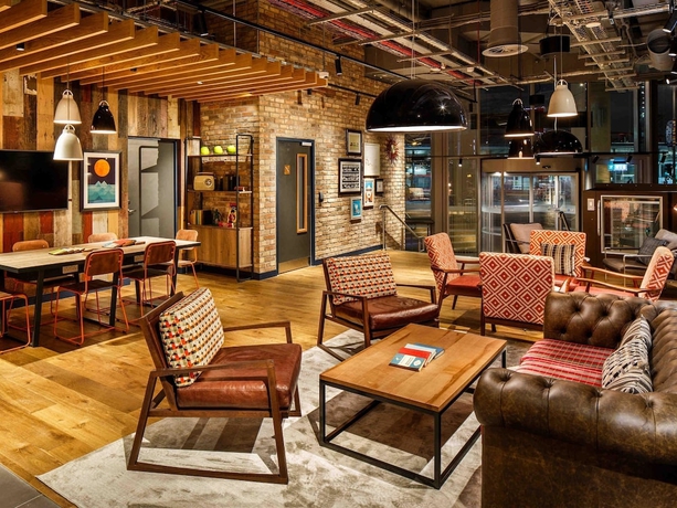 Imagen de los interiores del Hotel Ibis London Canning Town. Foto 19