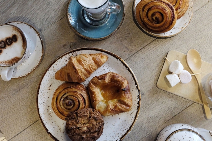 Imagen del bar/restaurante del Hotel Ibis London Canning Town. Foto 11