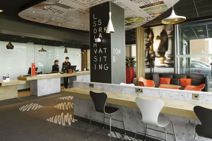 Imagen de los interiores del Hotel Ibis London Excel-Docklands. Foto 15